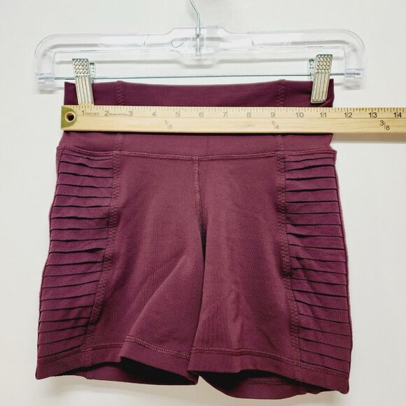 Lululemon Size XS Women’s Breath of Fire Short Bordeaux Drama Burgandy Pull On - Picture 3 of 5